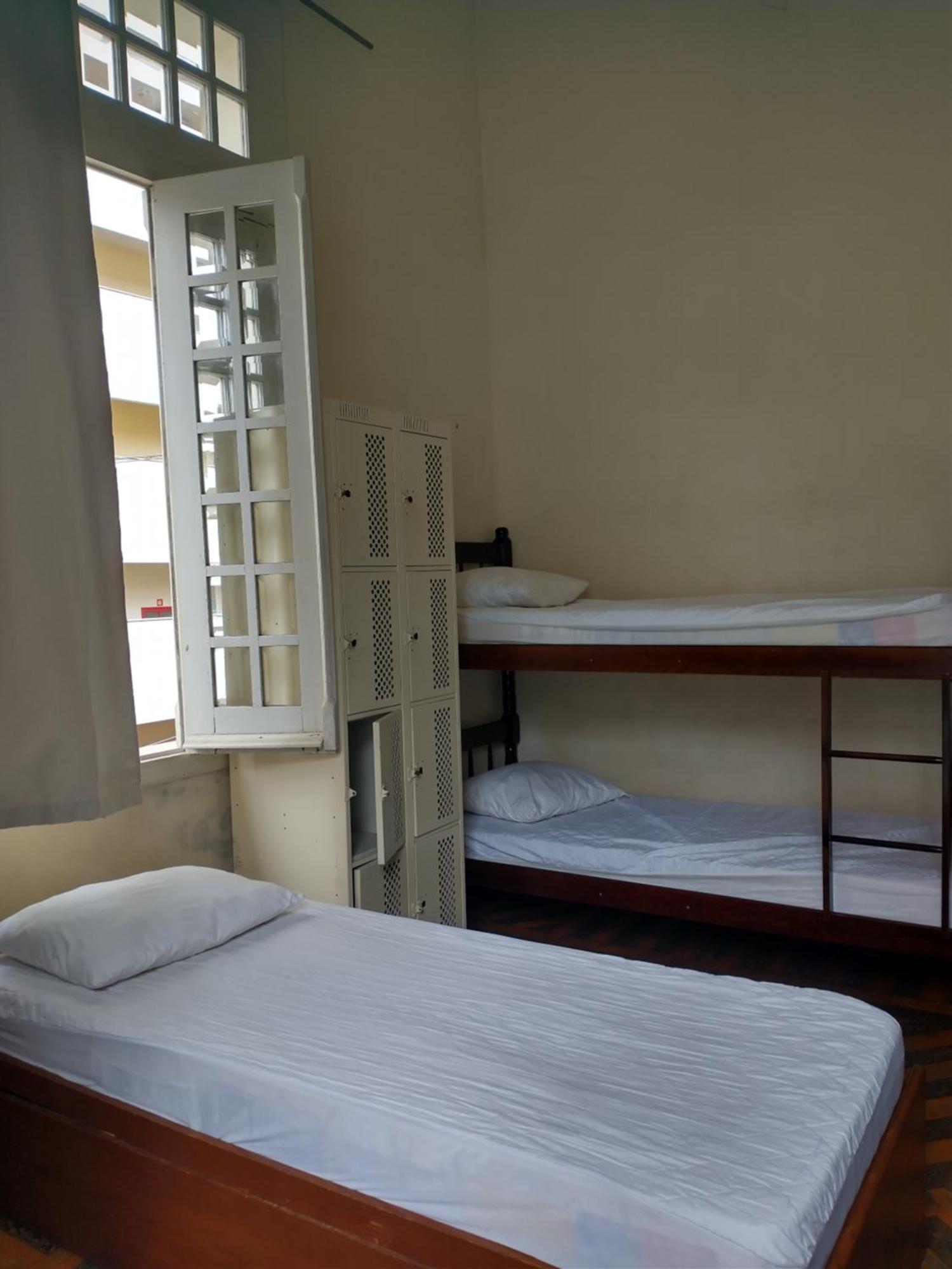 Guanaani Hostel Vitoria Exterior photo